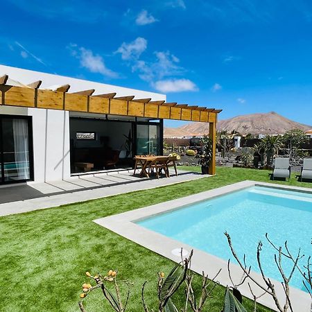 Bungalow + Piscina Independiente La Oliva Exterior photo